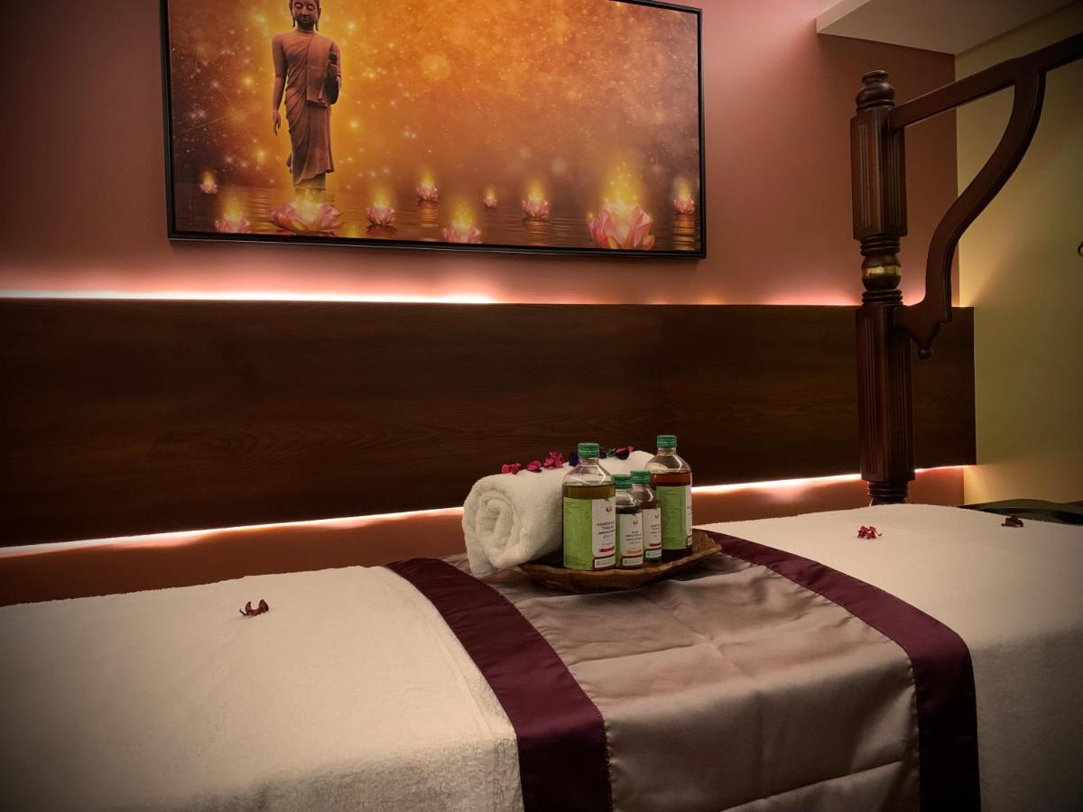 Hotel Retrieve Health & Wellness à Kochi Extérieur photo